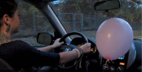 Helium-balloon-in-car