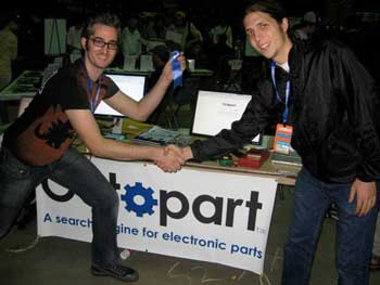 Sam receiving award from Bre Pettis at the Maker Faire