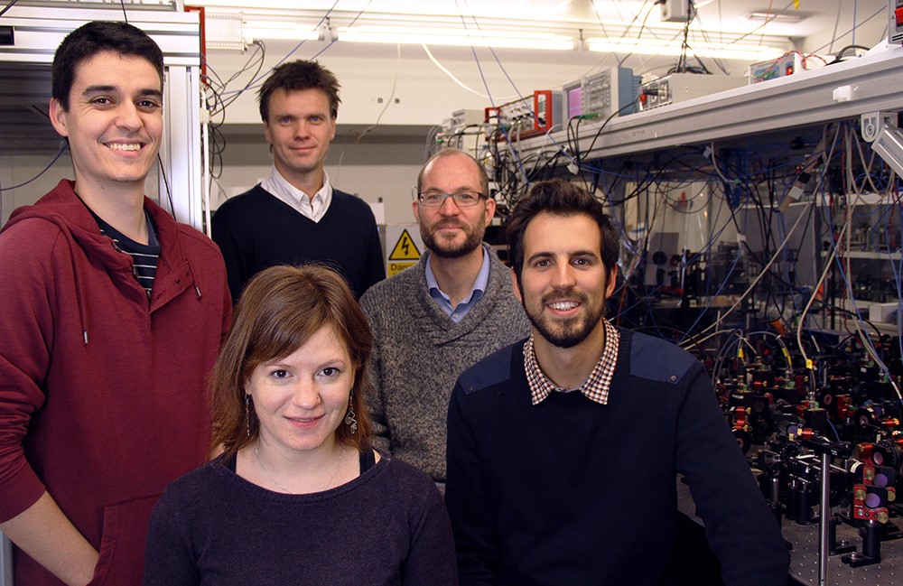 The ICFO research team, whose work showed that quantum spin properties can be measured more precisely than previously thought possible