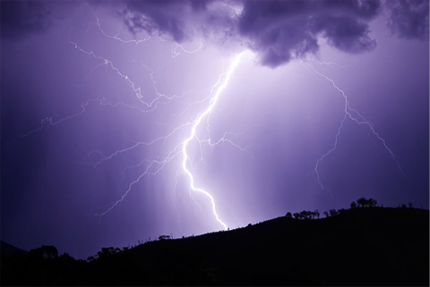 Lightning strike at Swifts Creek, looking west in January 2007